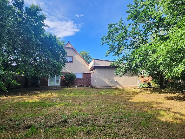 5519 NW Eisenhower Dr — Photo 15