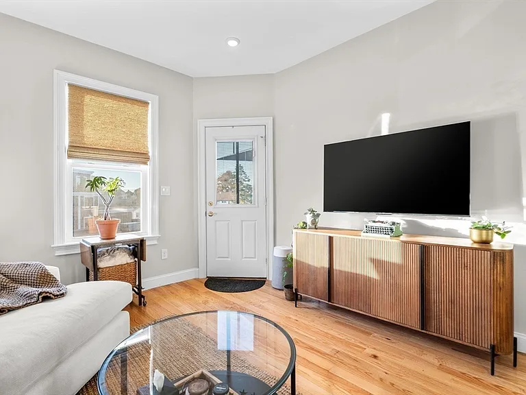 35 Somerset Ave #5 — Photo 6