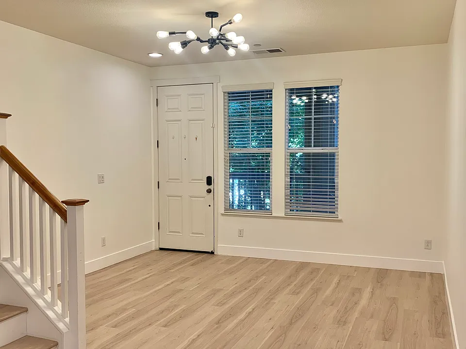 Entrance, Living room