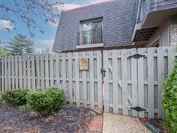 3rd image of 8535 Island Pines Dr