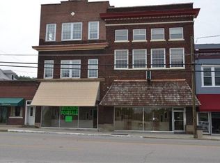 214 Main St, Irvine, KY 40336