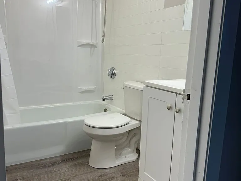 1093 Main St Apartments — Photo 12