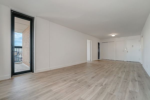 1st image of 300 Mercer St APT 5e