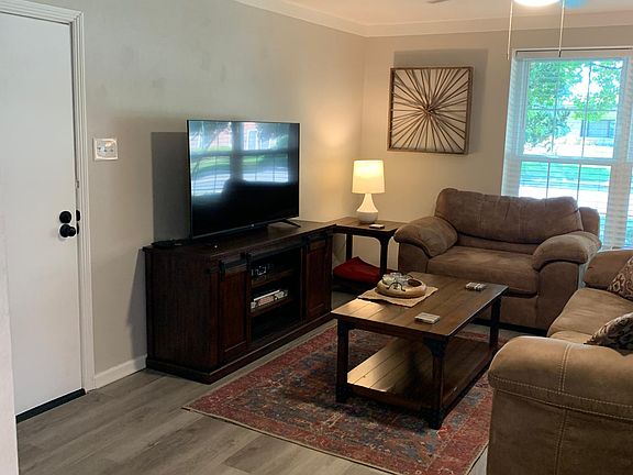 3rd image of 1758 Northwest Blvd #A