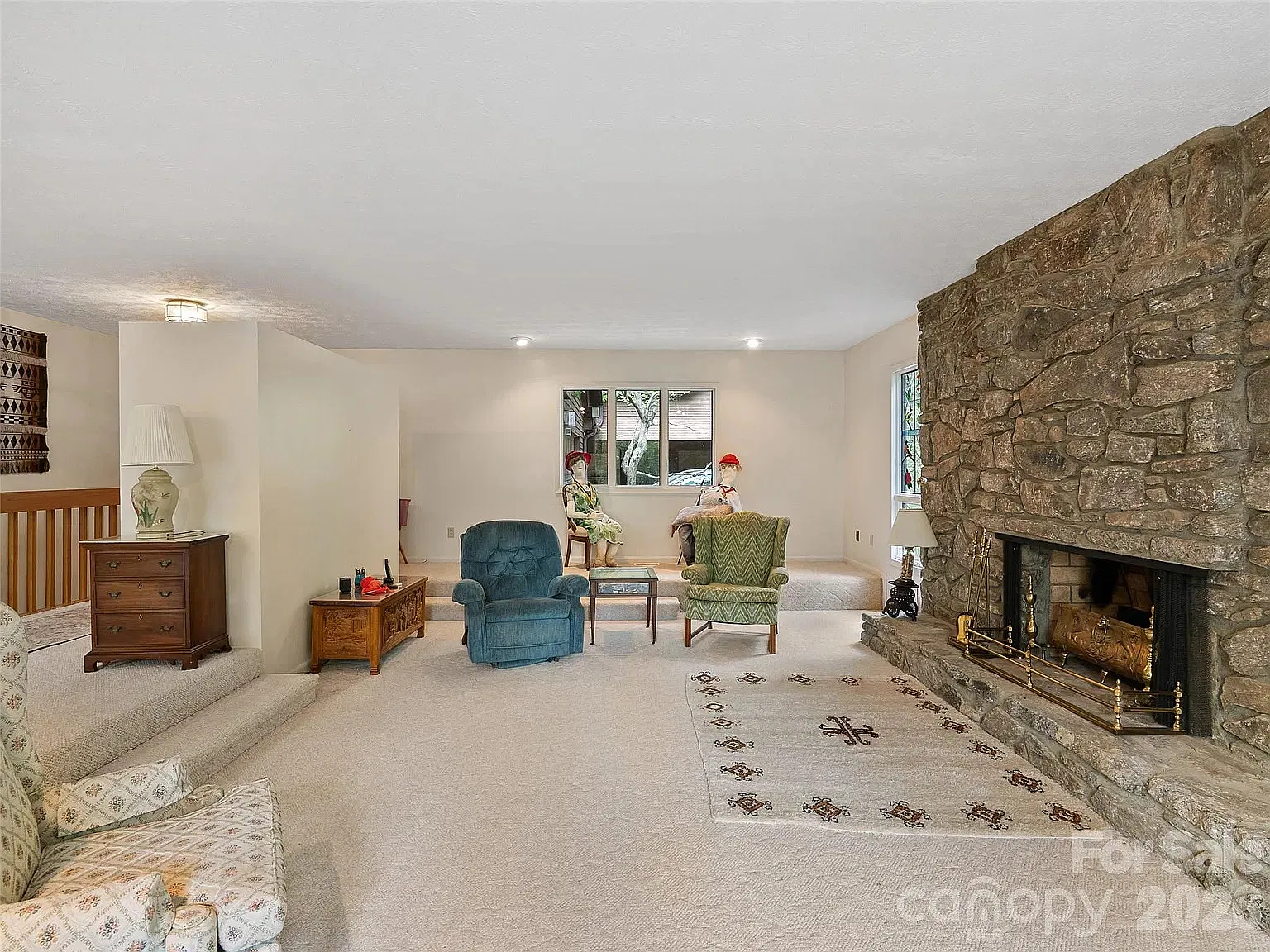 4 bed, 3121 sqft, $4,000 — Photo 2