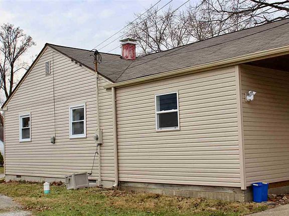 3rd image of 1416 Oak Ct