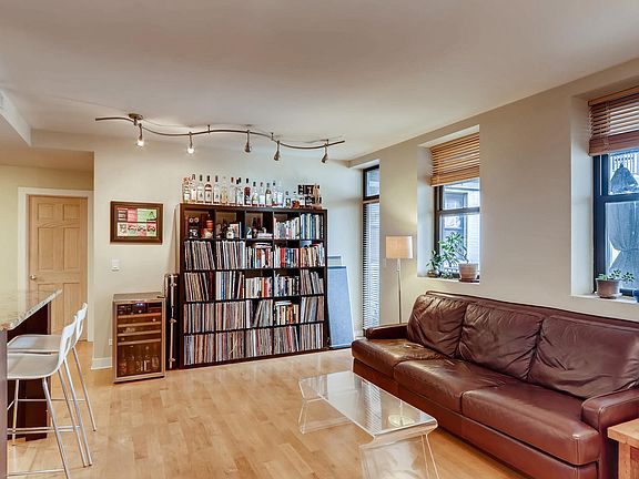 3rd image of 811 W Eastwood Ave APT 507