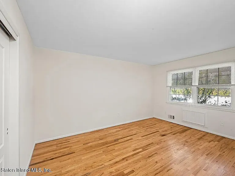 220 Ogorman Ave — Photo 4