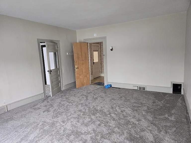 135 W Michigan Ave — Photo 11