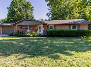 1104 Little John St, Rogers, AR 72756