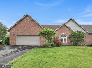 55 Fairfax Ln, Annville, PA 17003