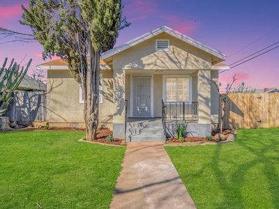 2559 E Clay Ave, Fresno, CA, 93701