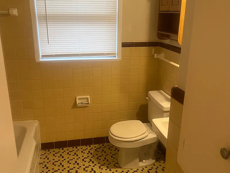 127 Eton Rd — Photo 8