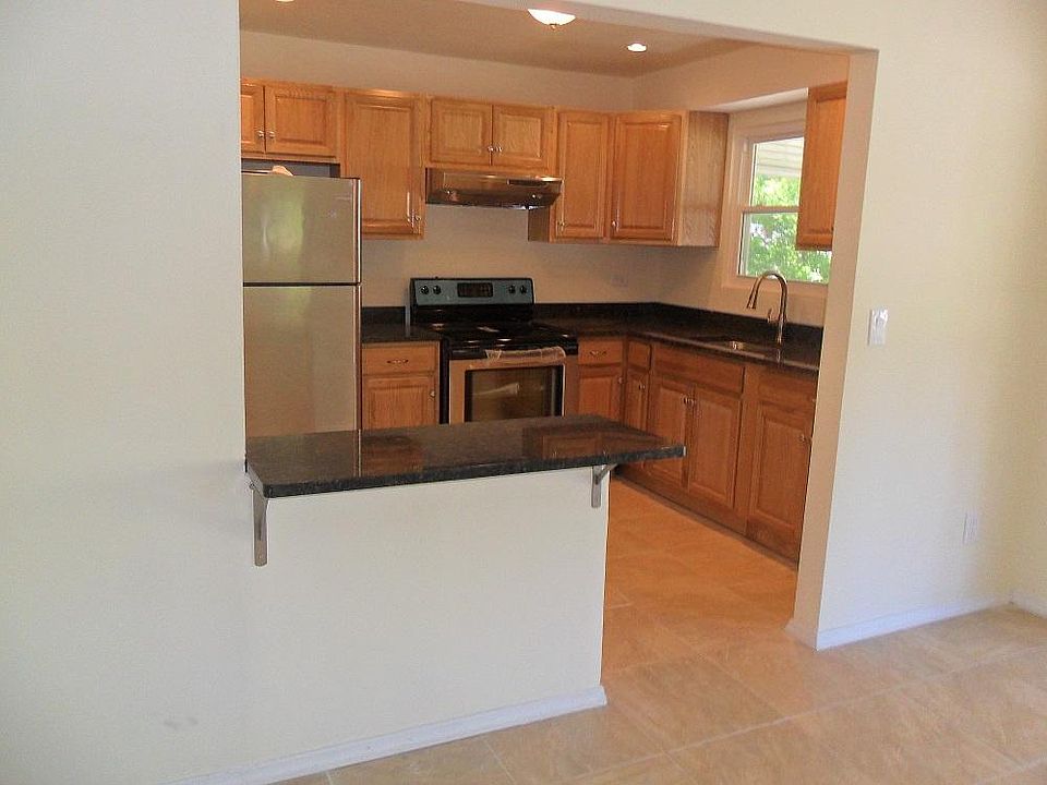 1st image of 139 Belknap Ave