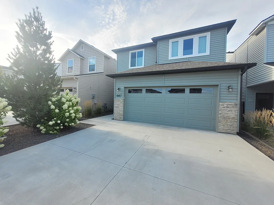 4147 E Esperanto St