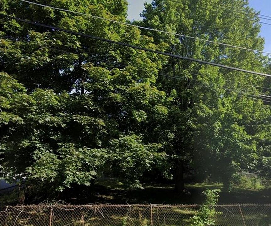 2nd image of Galster Ave #13