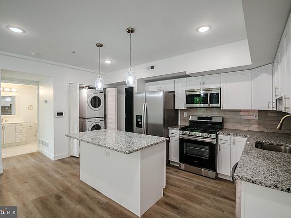 4th image of 129 Washington Ave Unit A