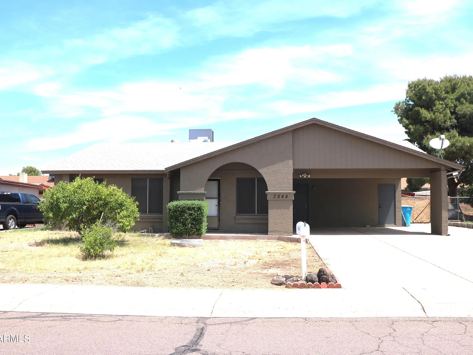3 bed, 2.0 bath, 1343 sqft, $1,950 — Photo 3
