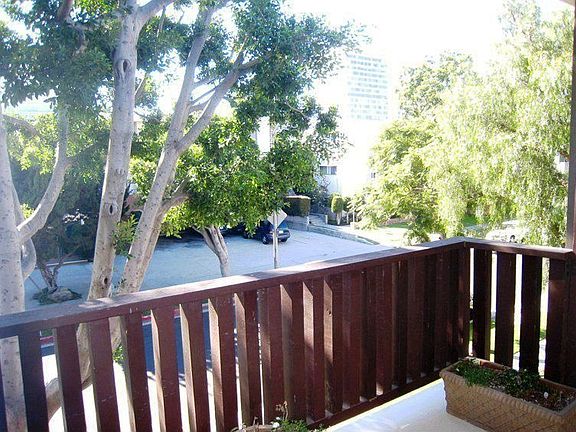 4th image of 1840 Camden Ave APT 201