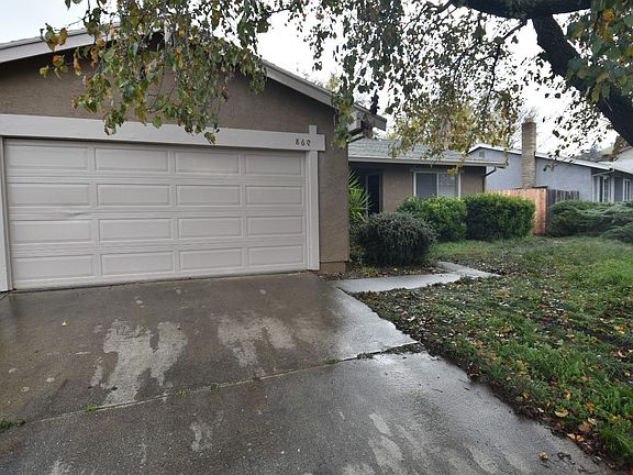 2nd image of 869 La Cruz Ln