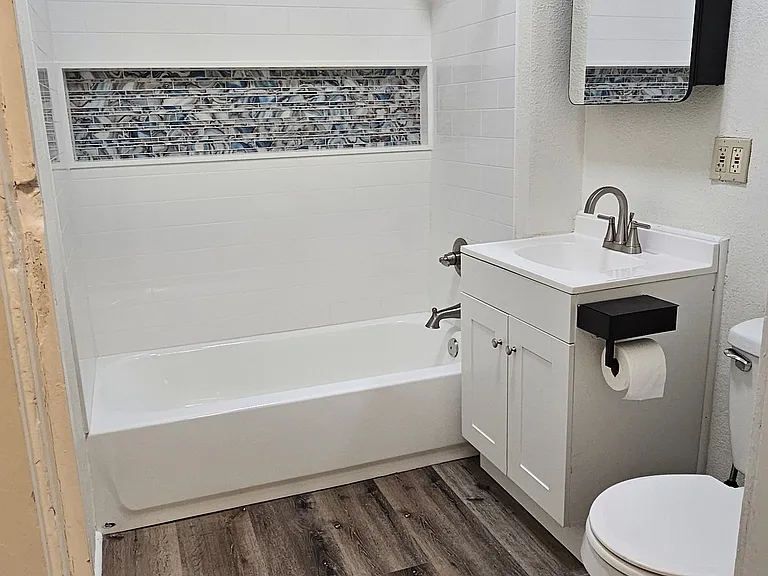 304 S Douglas Ave — Photo 14