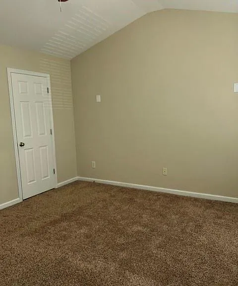 1317 Thornborough Dr — Photo 15