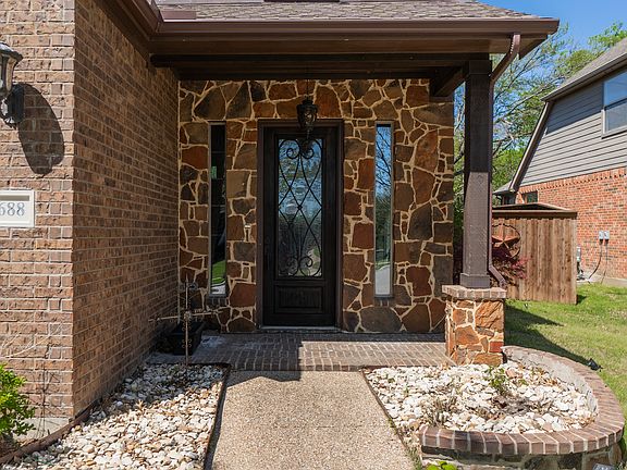 2nd image of 2688 Waters Edge Dr