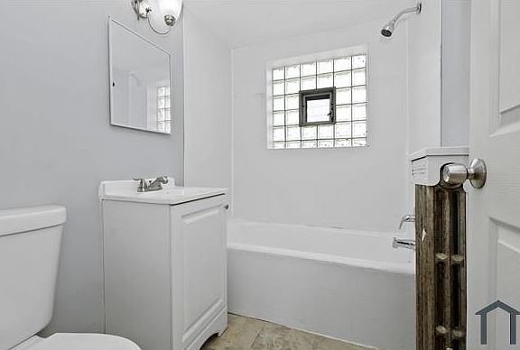 3rd image of 102 Memorial Dr APT 13