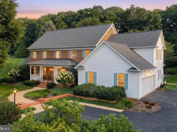 2861 Deer Chase Ln, York, PA 17403