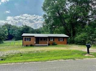 240 Catfish Ln, Crump, TN 38327