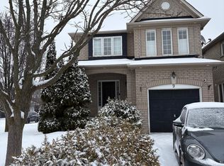 9 Treasure Dr, Brampton, ON L7A 3L1