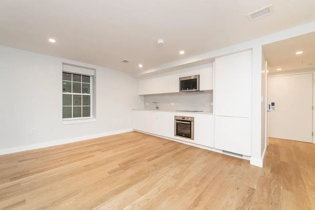 Studio, 1.0 bath, 460 sqft, $2,950 — Photo 1