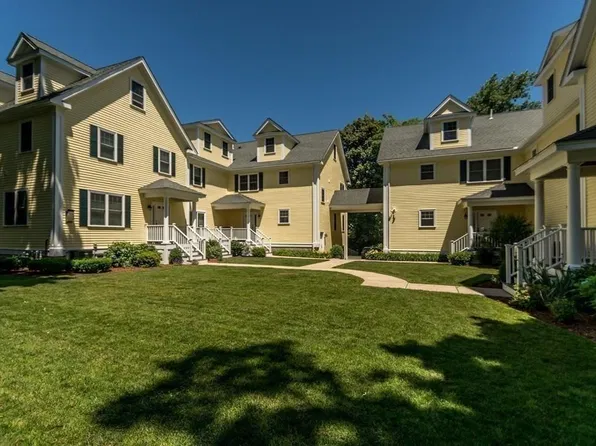 325 Bacon St Unit 5, Waltham, MA 02451
