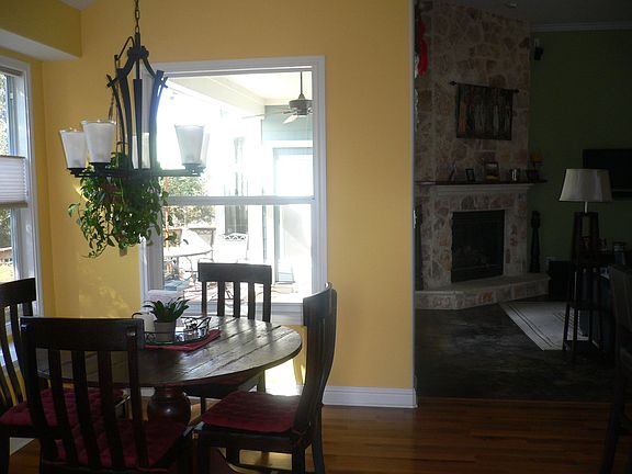 breakfast nook to fireplace