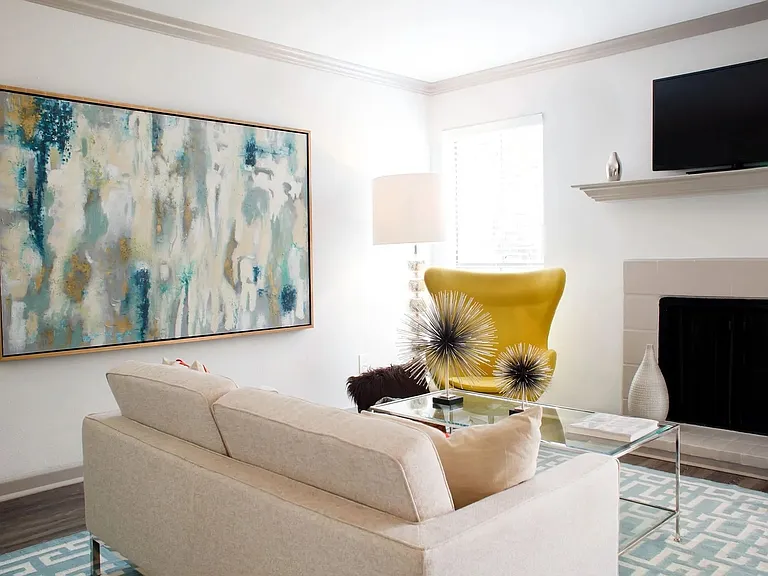 Trailpoint Apartment Homes Living Area