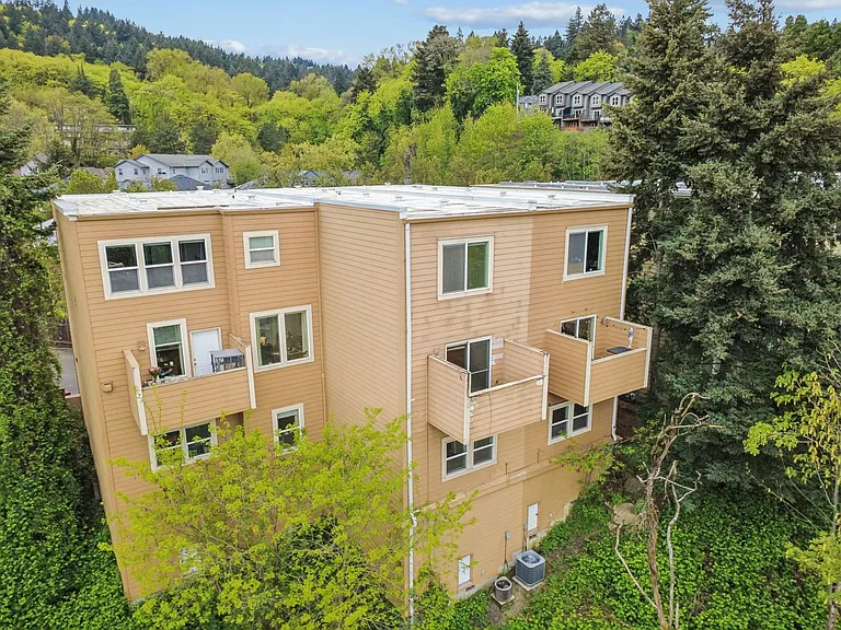 4830 SW View Point Ter — Photo 32