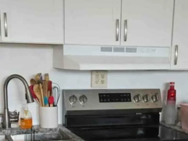 5814 Liverpool Dr — Photo 7