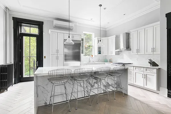 Sold by Compass | media 4