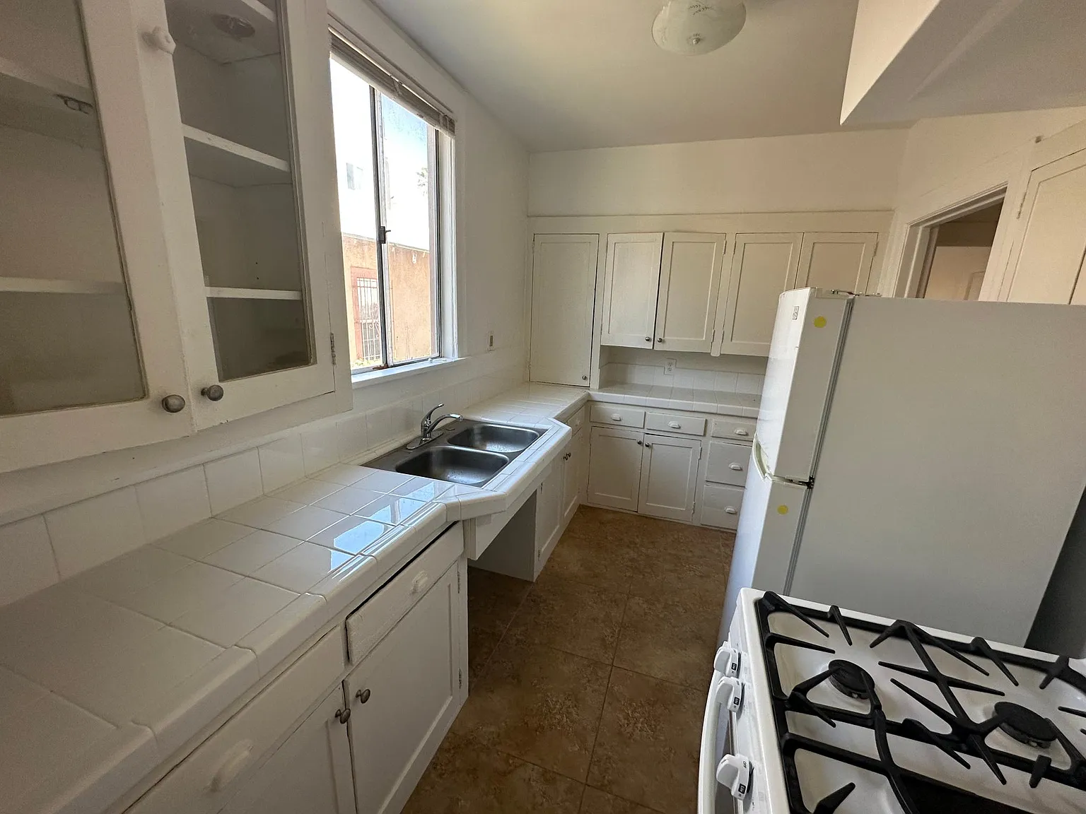 2 bed, 800 sqft, $2,600 — Photo 4
