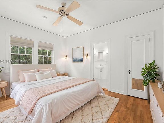 4th image of 717 Ne Blvd