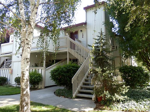 2nd image of 195 Sunwood Meadows Pl