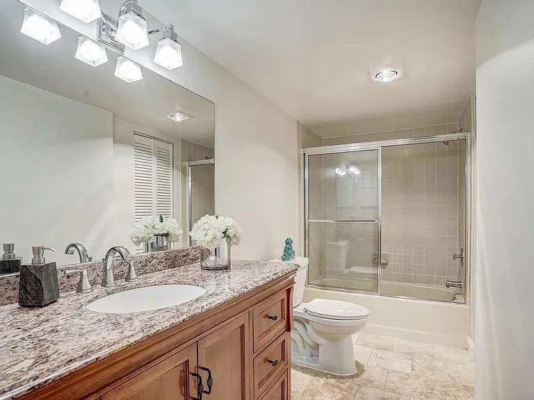 2320 Wisconsin Ave NW #111 — Photo 13