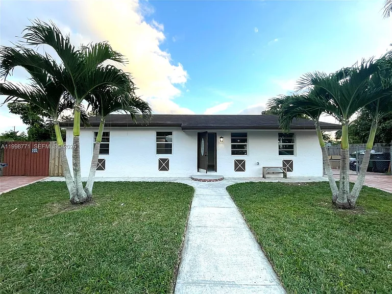 1666 SW 3rd Ct — Photo 6