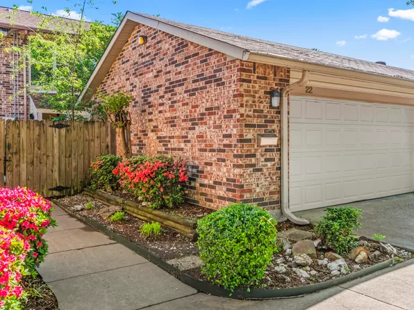 22 Wickford Ln, Little Rock, AR 72212