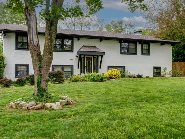 733 S Mumford Drive, Springfield, MO 65809