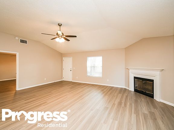 5th image of 1368 W High Plains Dr