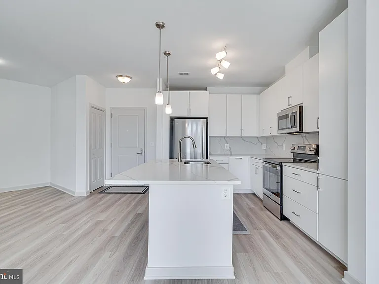 10755 Fairgrounds Dr #326 — Photo 8