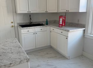 202 E 236th St #1, Bronx, NY 10470