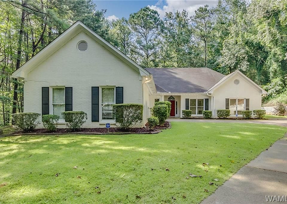 1st image of 4301 Woodland Hills Dr