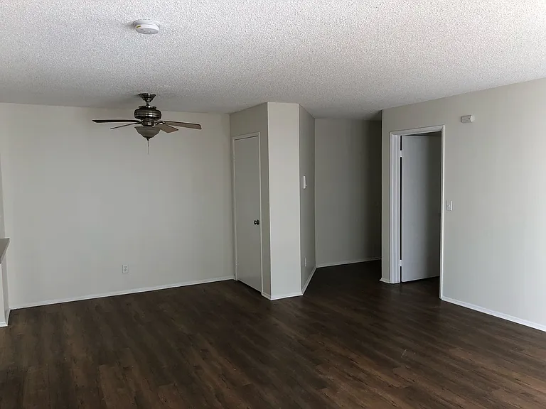 6400 Kraft Ave — Photo 6